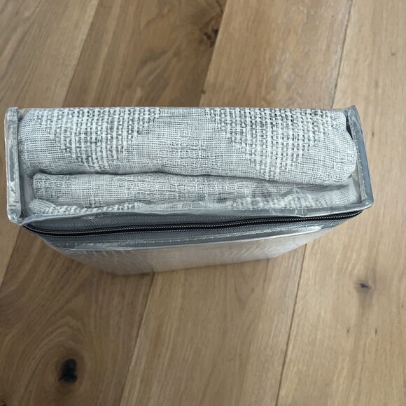 New! West Lake Faux Light Filtering 54x95 Waffle Sheer 2 Panels Curtains Drapes - Picture 3 of 4